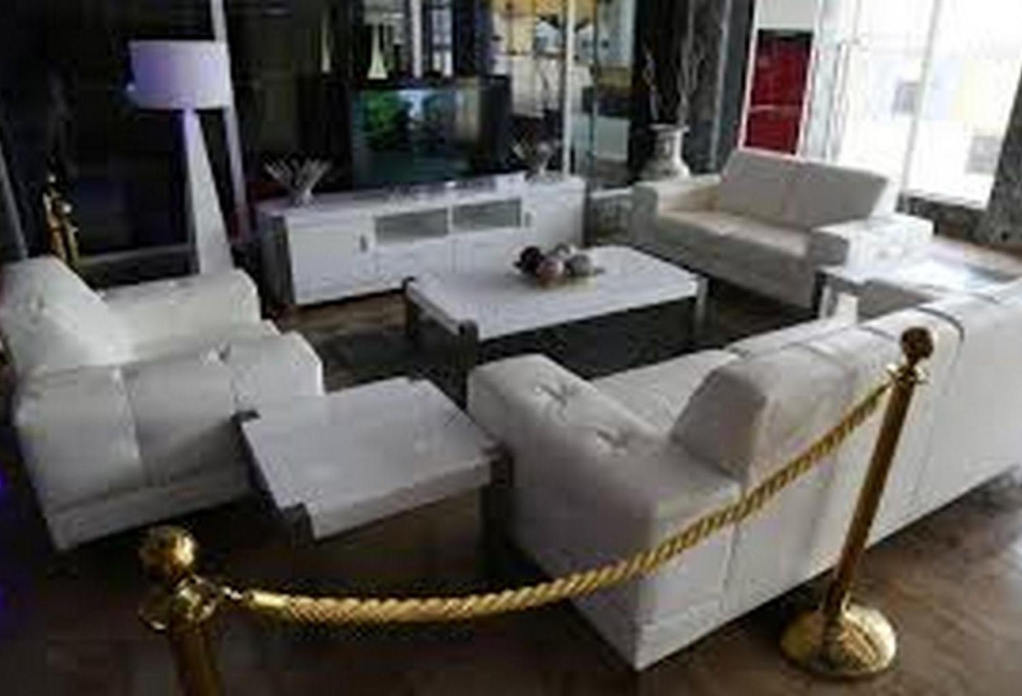 Room In Lodge - Hampton Towers Spa Asaba Exterior photo